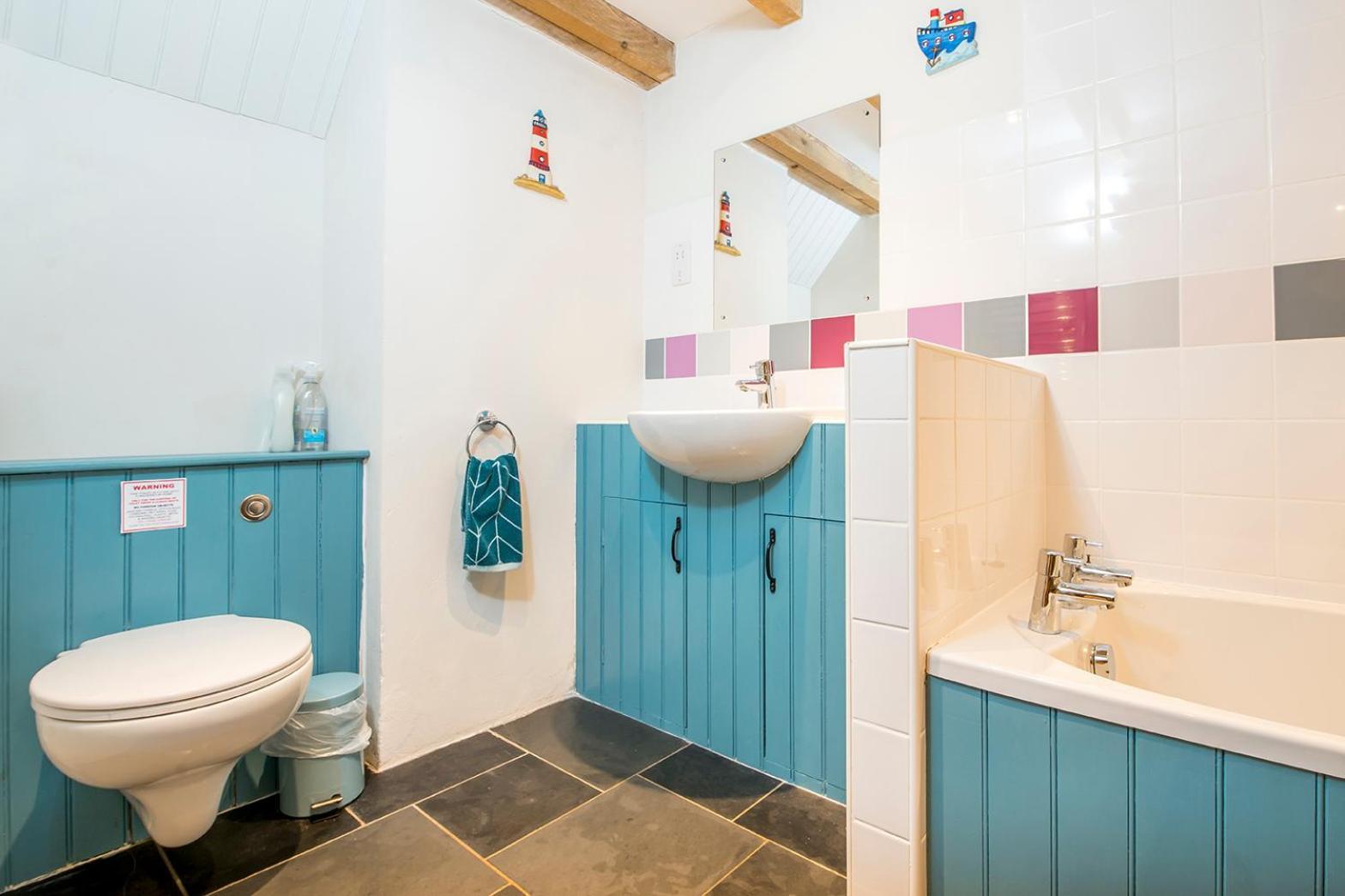 Sloop Inn Cottage Хавърфордуест Екстериор снимка