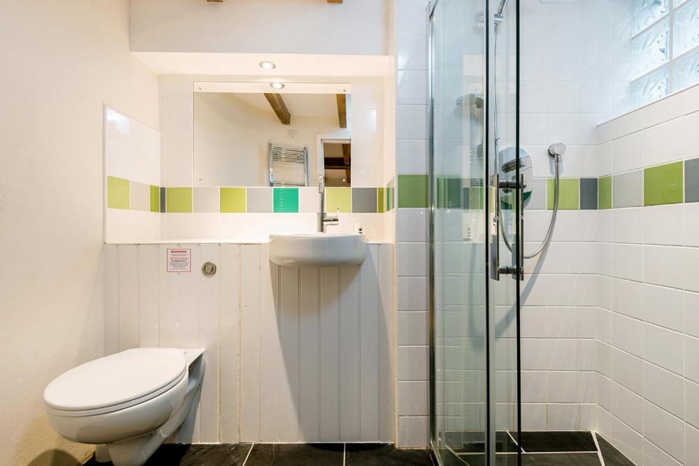 Sloop Inn Cottage Хавърфордуест Екстериор снимка