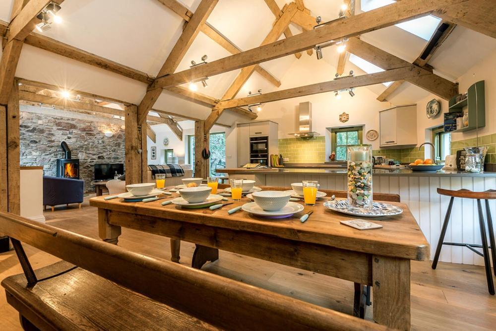 Sloop Inn Cottage Хавърфордуест Екстериор снимка